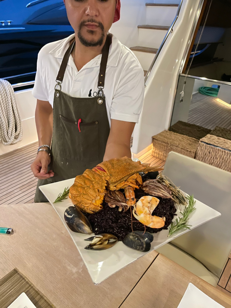 Descubra os esplendores de um iate de luxo de primeira classe na Turquia