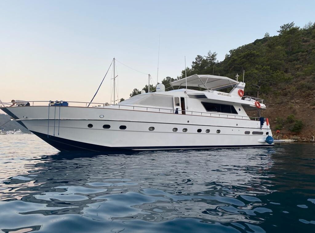 4 cabines 8 personnes Yacht à moteur de luxe à louer Göcek-5